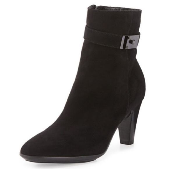 Aquatalia by Marvin K Black Heeled Danele Buckled Suede Ankle Boots EUC Size 9 - Picture 1 of 10
